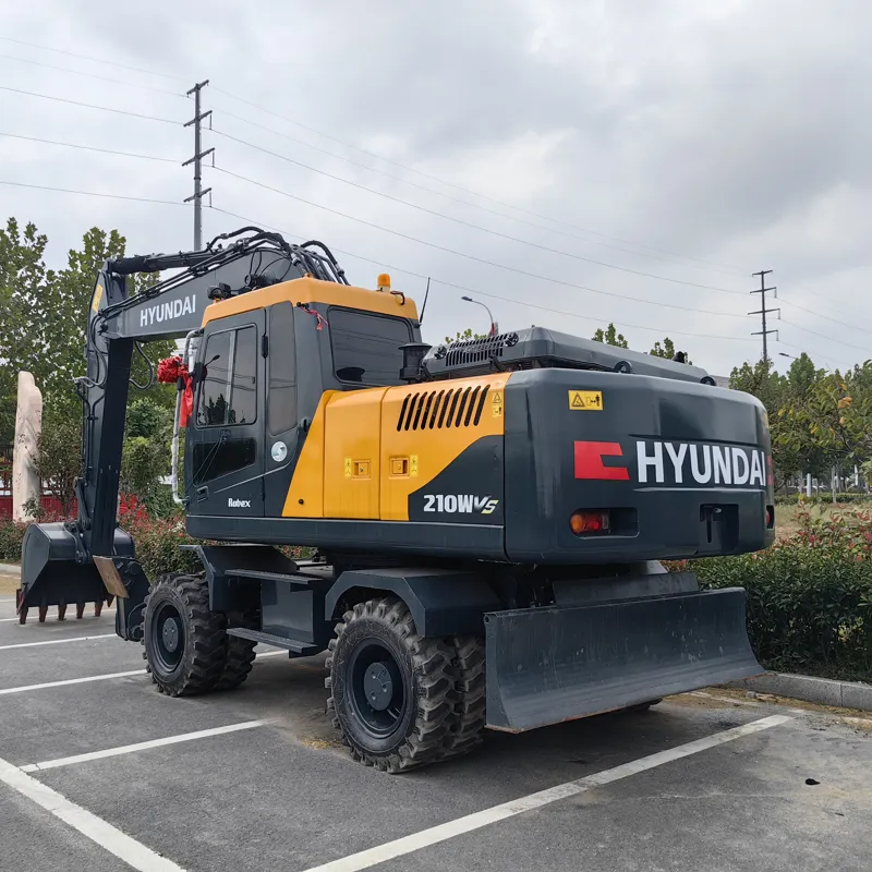 二手现代210轮式挖掘机