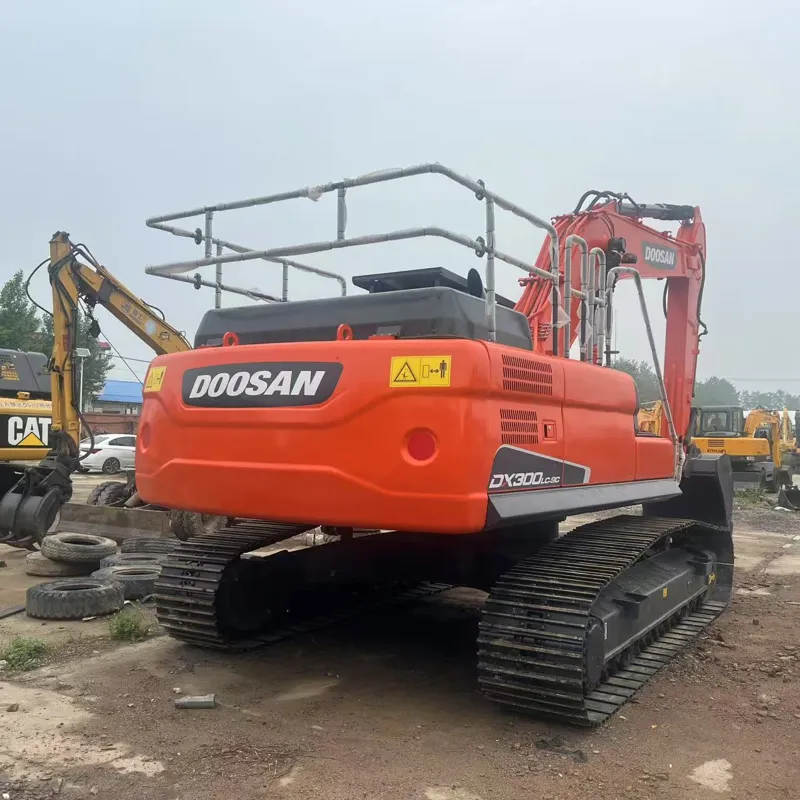 二手斗山300挖掘机