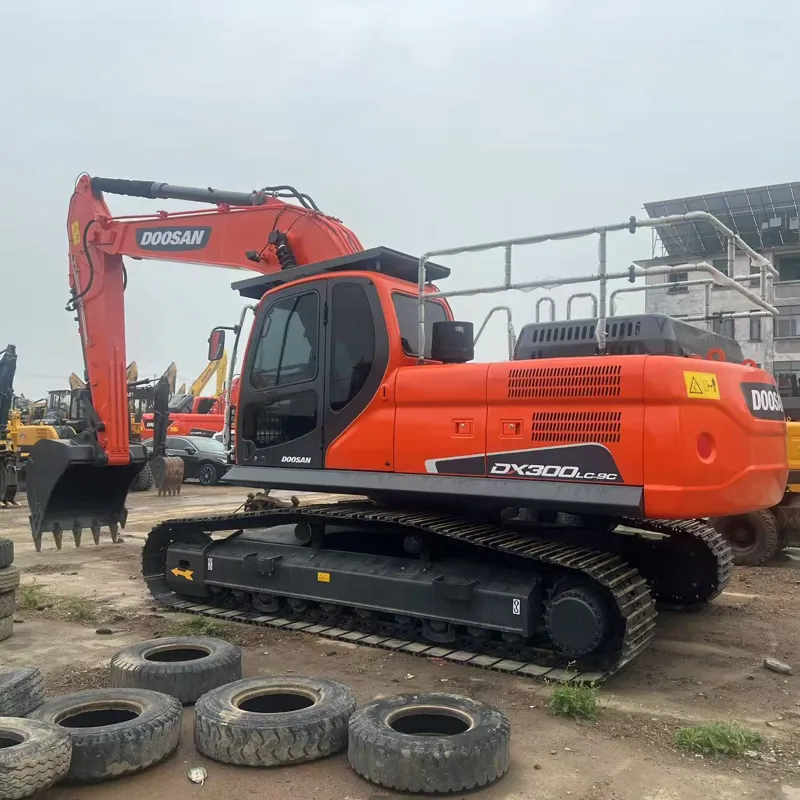 二手斗山300挖掘机