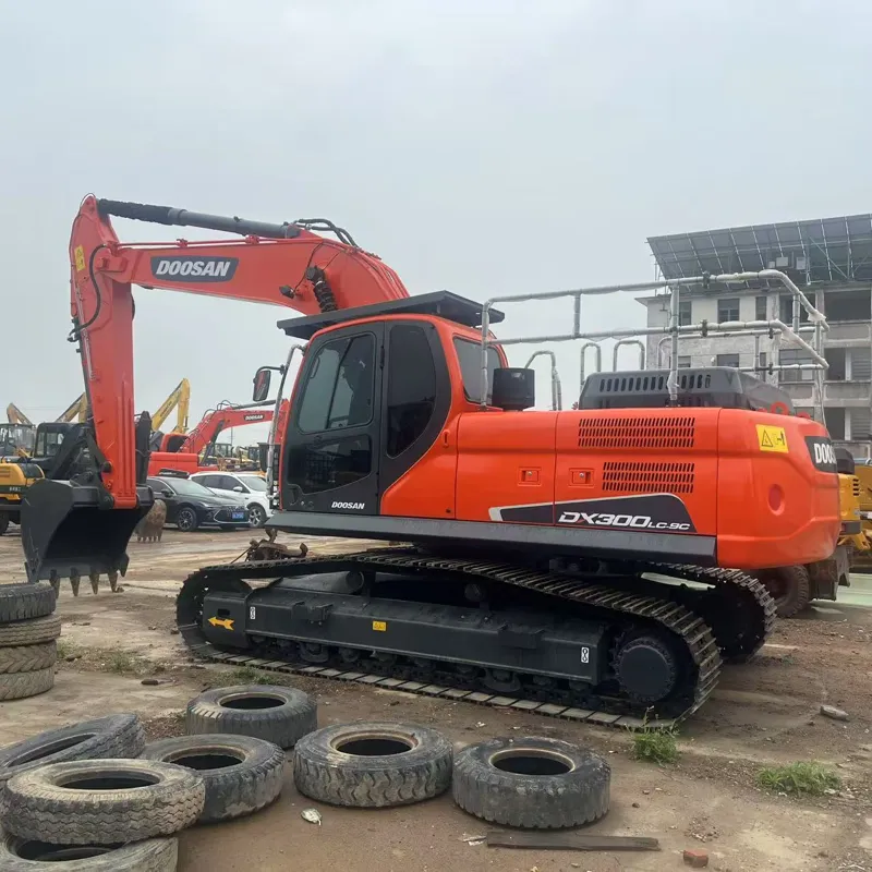 二手斗山300挖掘机