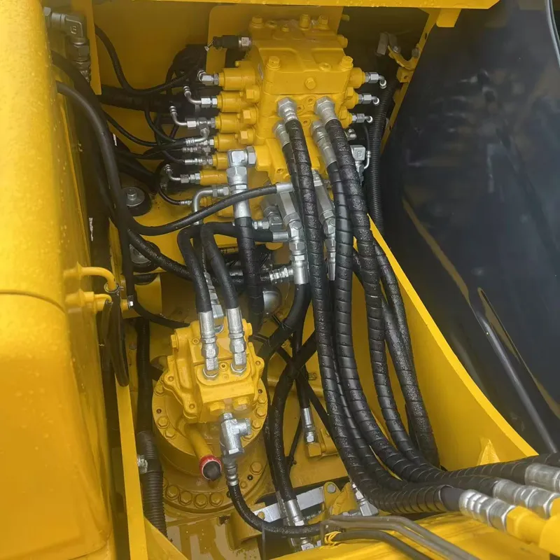 二手小松130-7挖掘机