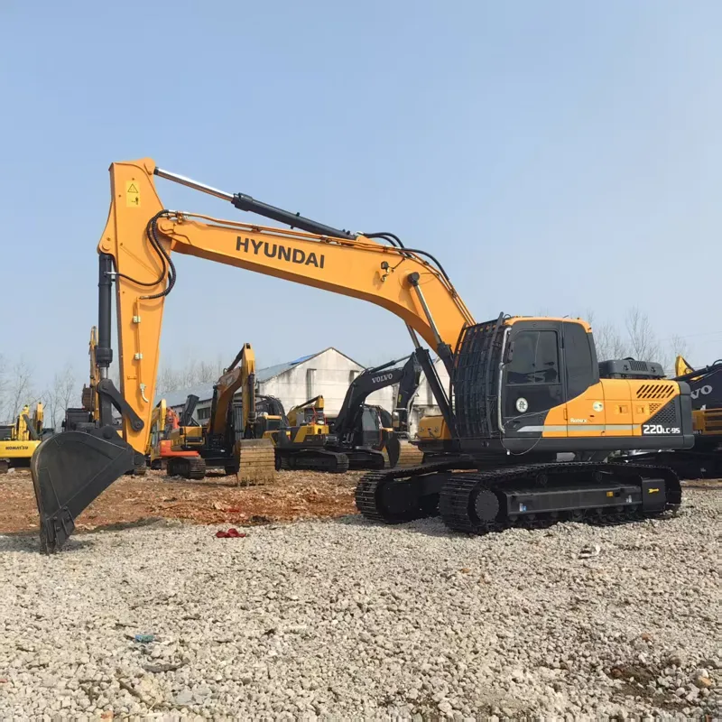 二手现代220挖掘机