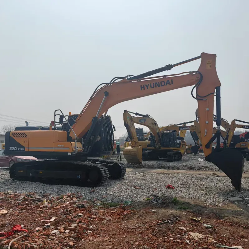 二手现代220挖掘机