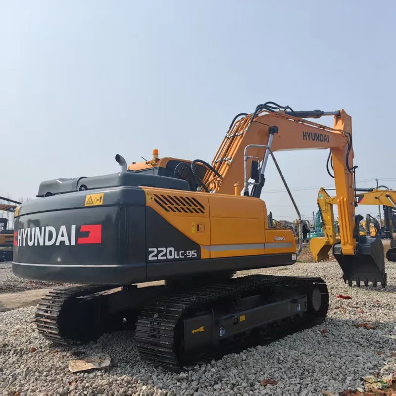 二手现代220挖掘机