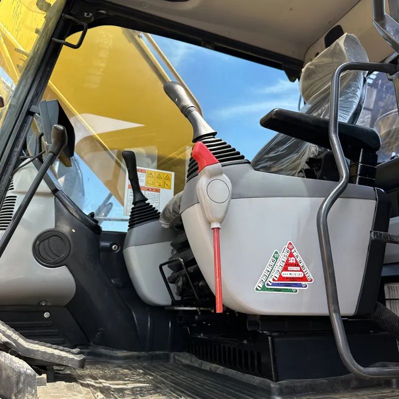 二手小松240-8挖掘机