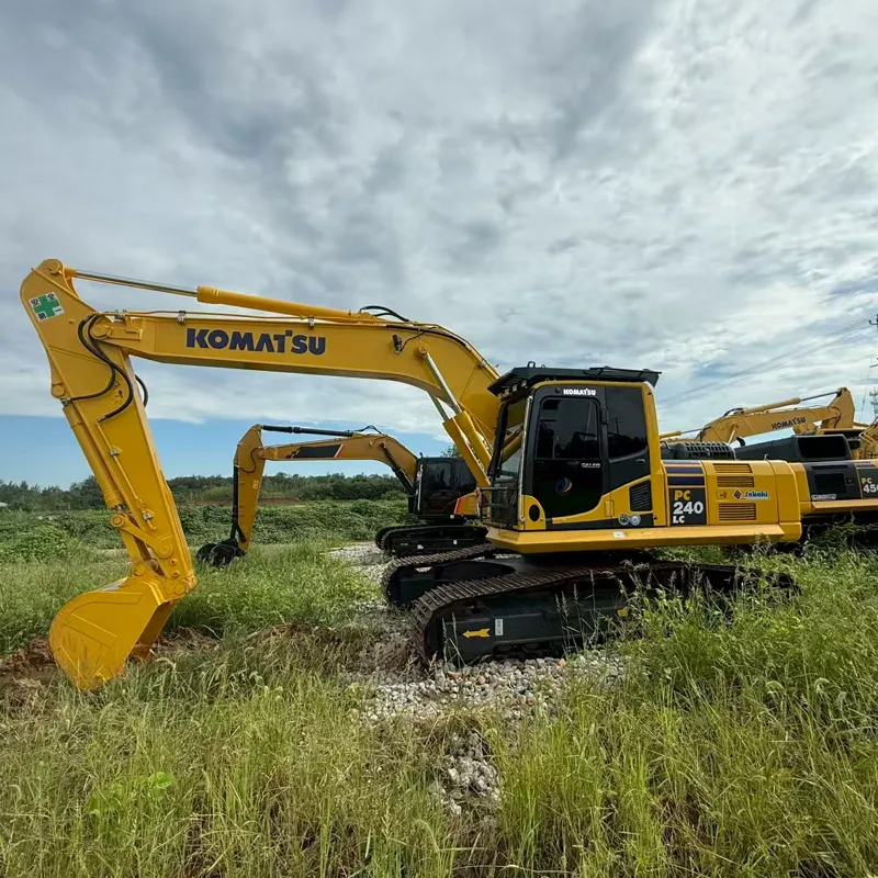 二手小松240-8挖掘机
