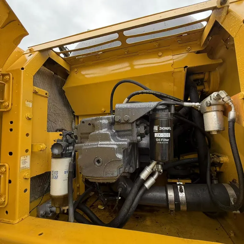 二手小松200-8挖掘机