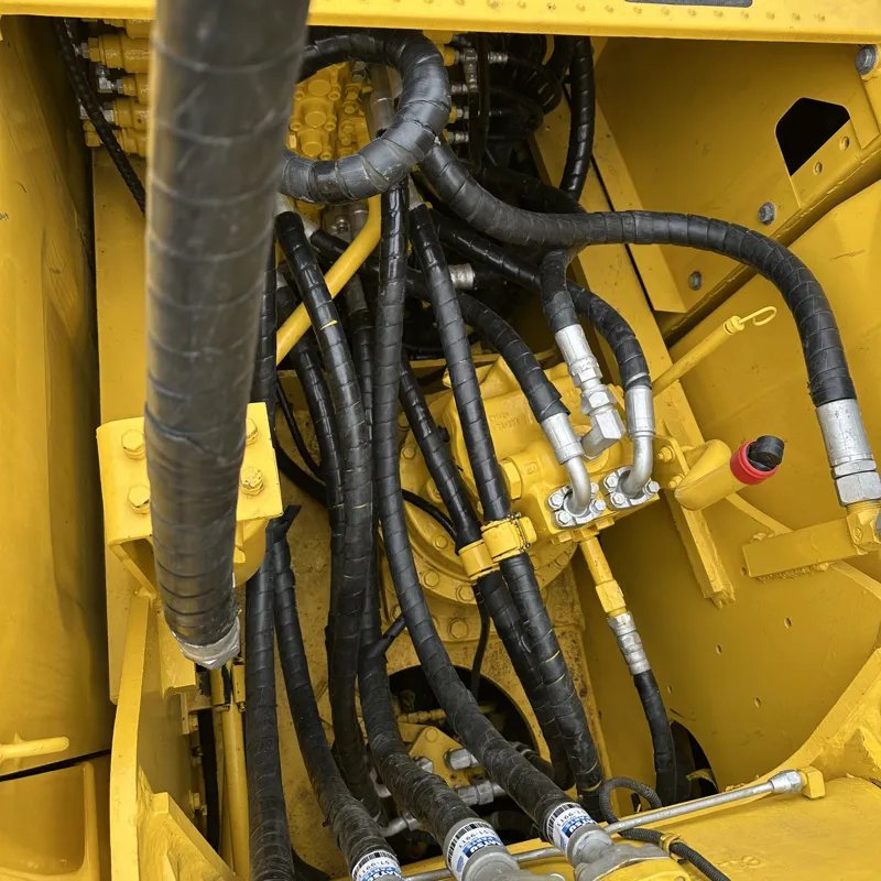 二手小松200-8挖掘机