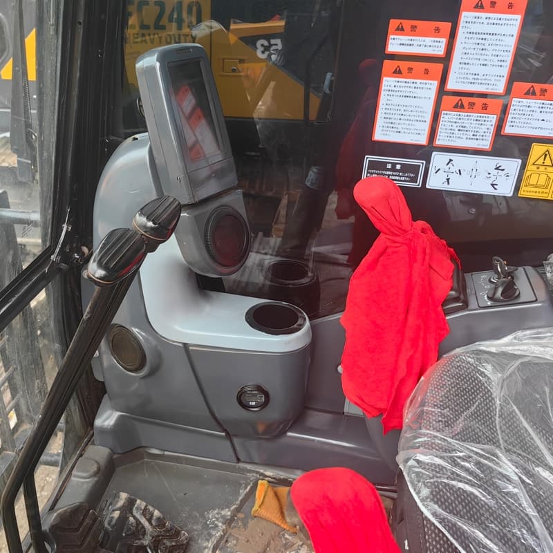 二手卡特330D2挖掘机