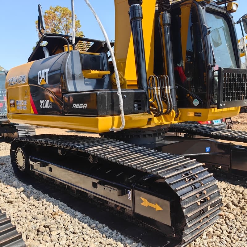二手卡特320D2挖掘机