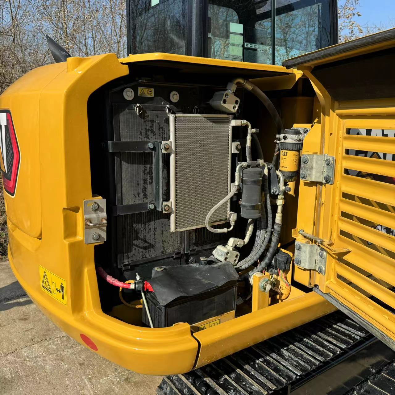 二手卡特305.5E2挖掘机