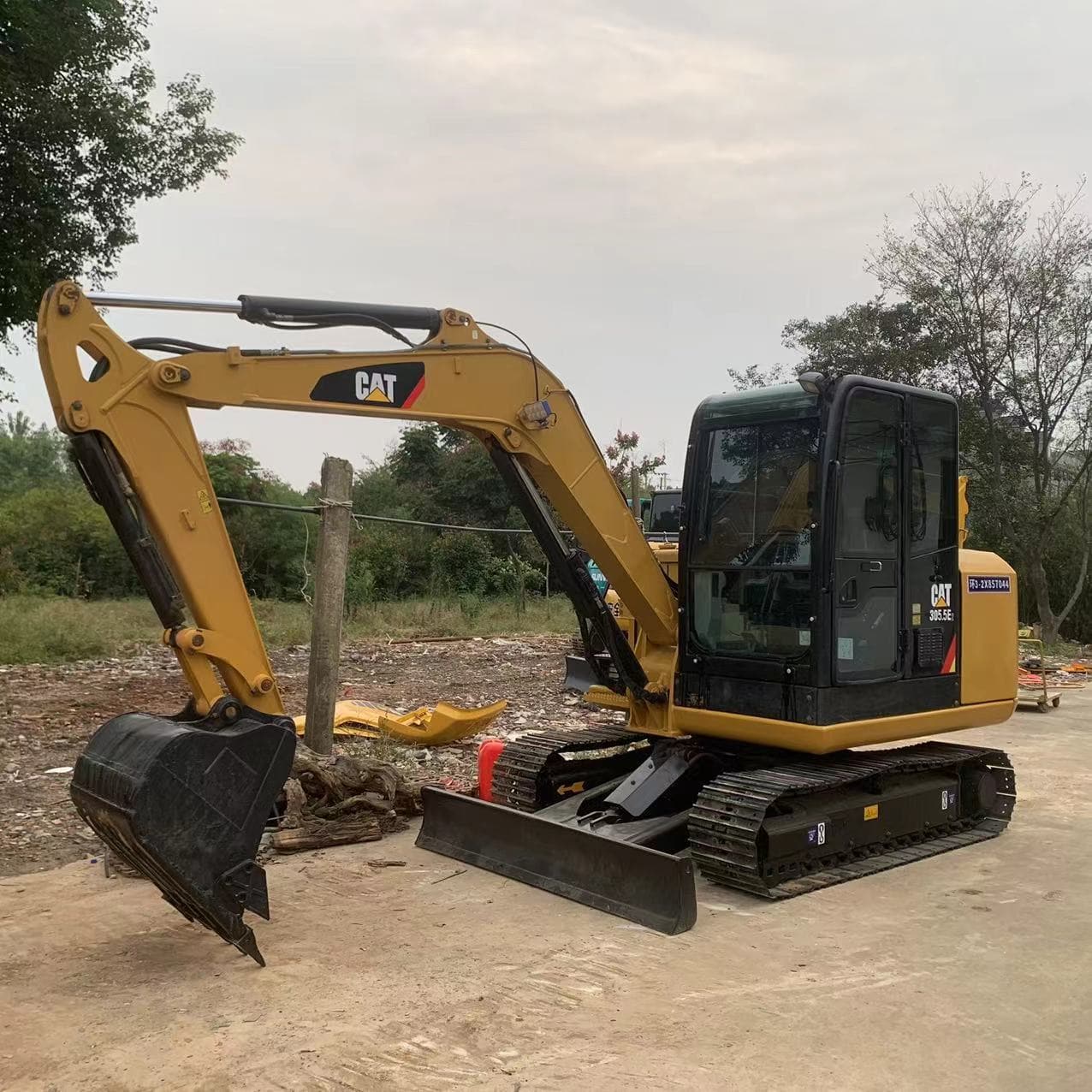 Used 卡特305.5E2 excavator
