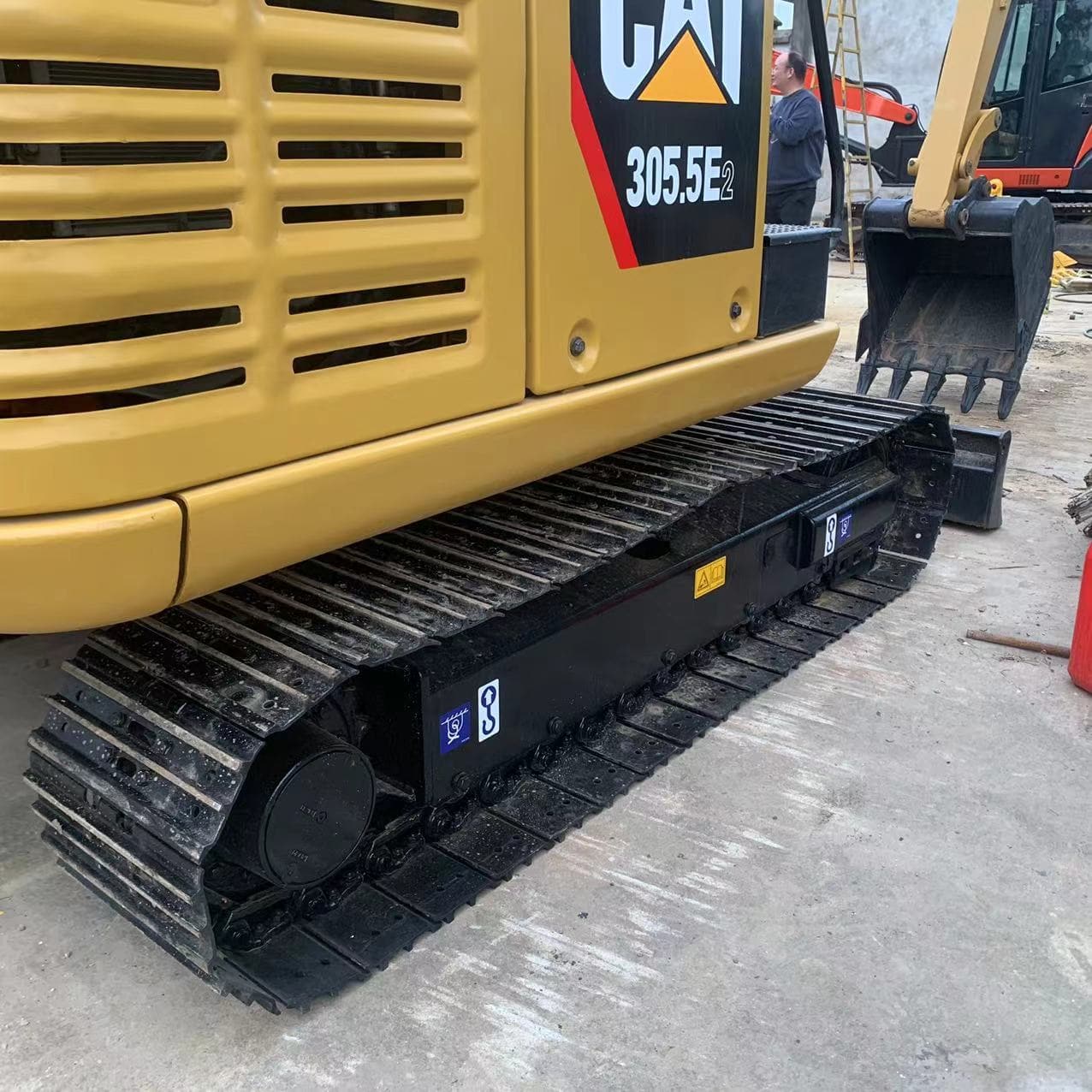 二手卡特305.5E2挖掘机