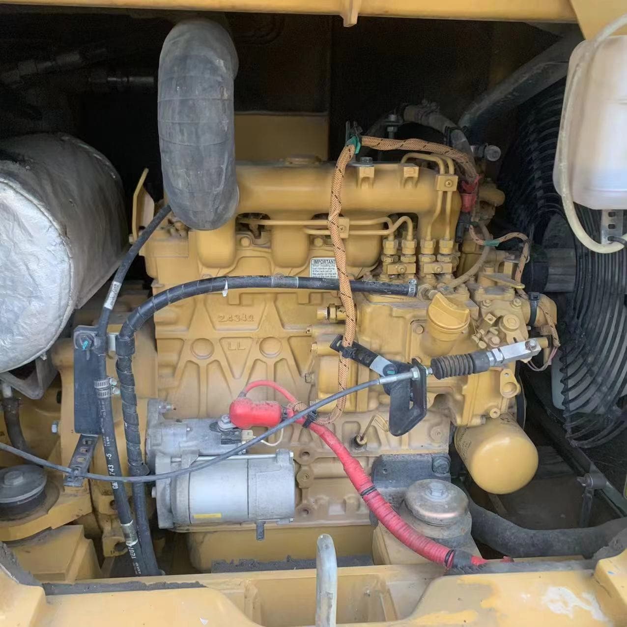 二手卡特305.5E2挖掘机