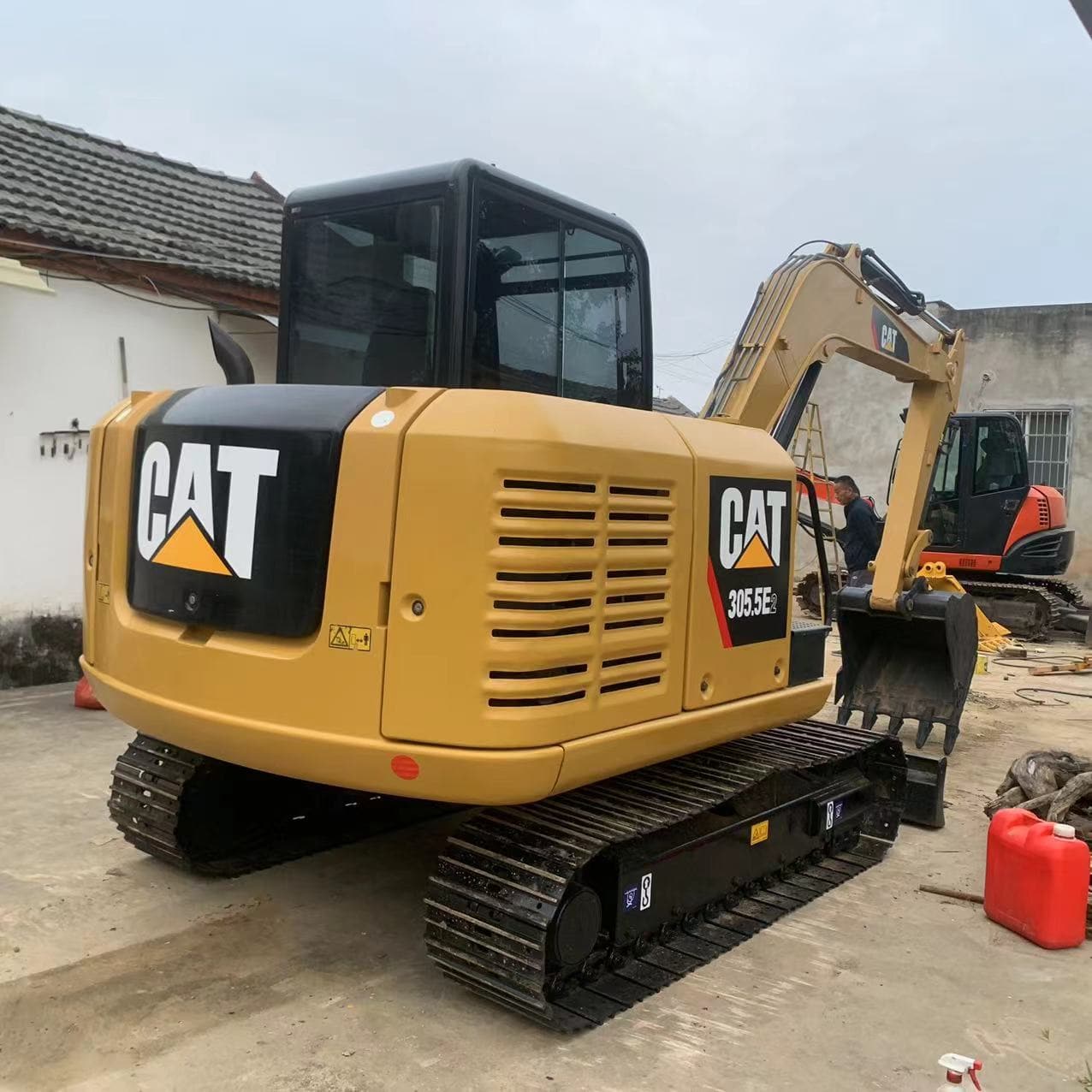 二手卡特305.5E2挖掘机