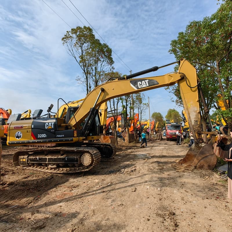 二手卡特320D2挖掘机