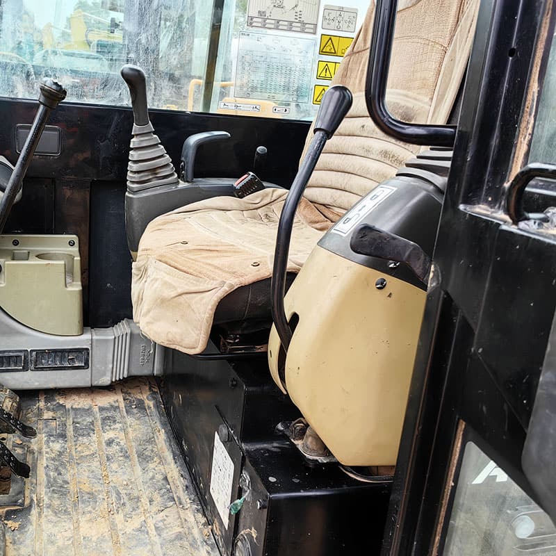 二手卡特305.5E2挖掘机