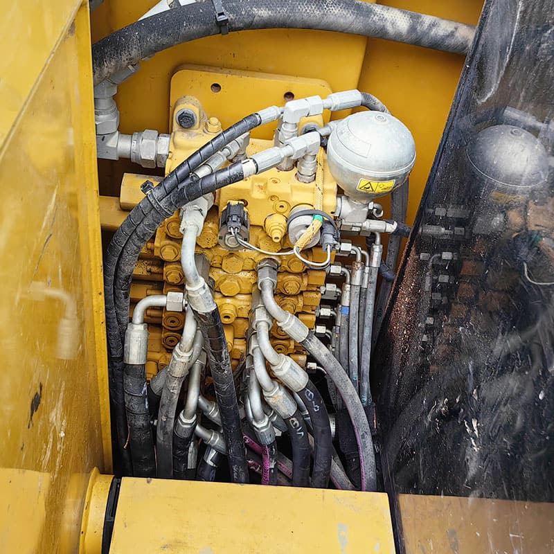 二手卡特305.5E2挖掘机