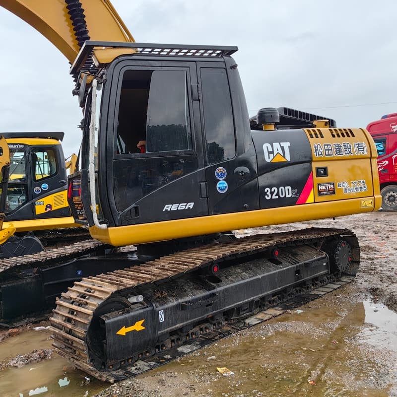 二手卡特320D2L挖掘机