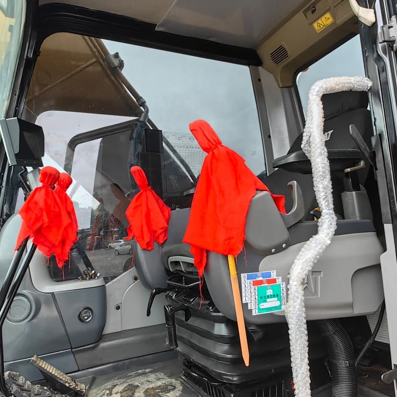 二手卡特320D2L挖掘机