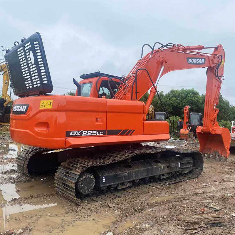 Used 斗山DX225LC excavator