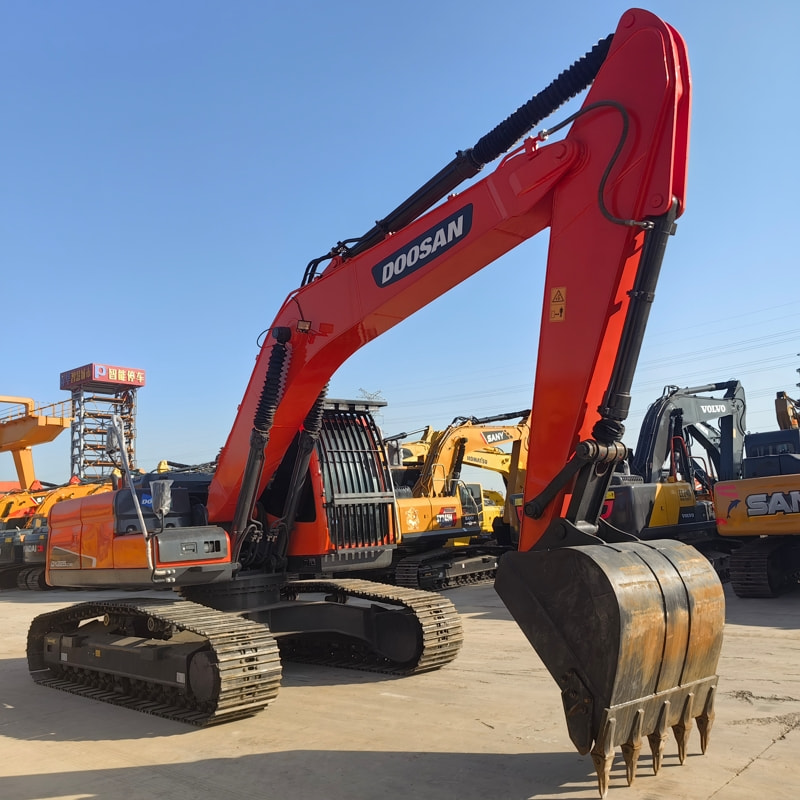 二手斗山DX225挖掘机