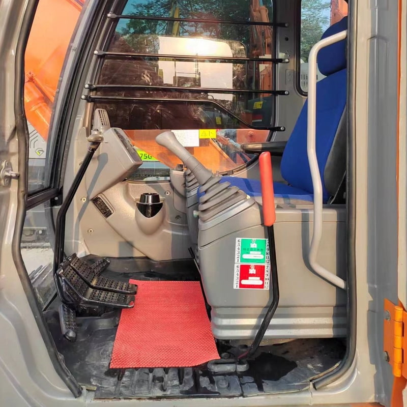 二手日立ZX120挖掘机