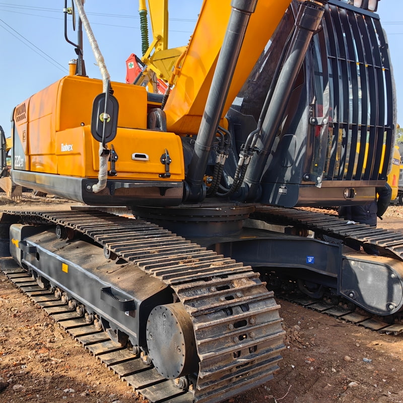 二手现代220挖掘机