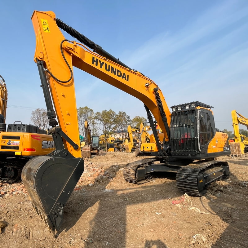 二手现代220挖掘机
