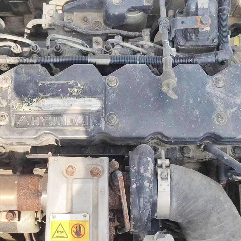 二手现代305VS挖掘机