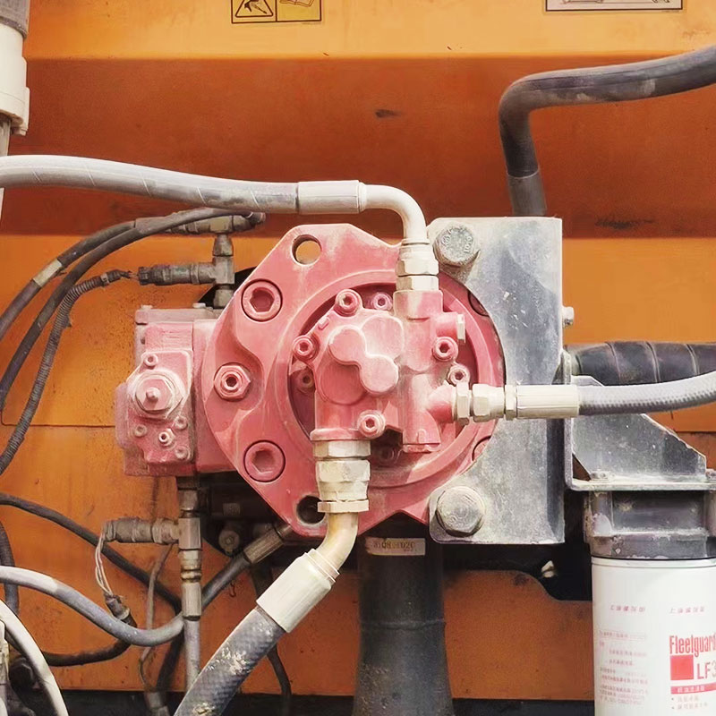 二手现代305VS挖掘机