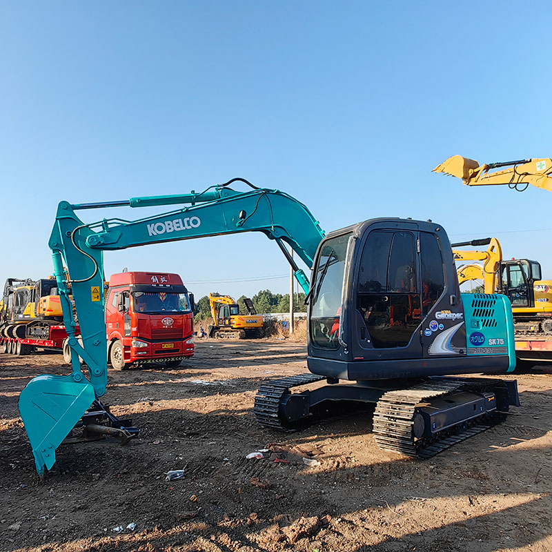 二手神钢SK75挖掘机