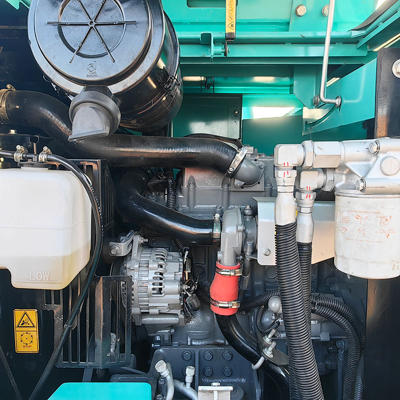 二手神钢SK75挖掘机