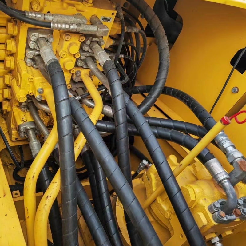 二手小松200-8挖掘机