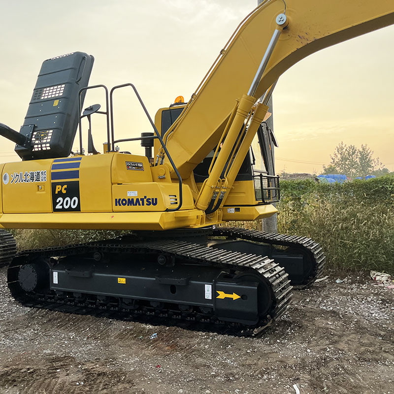 二手小松200-8挖掘机