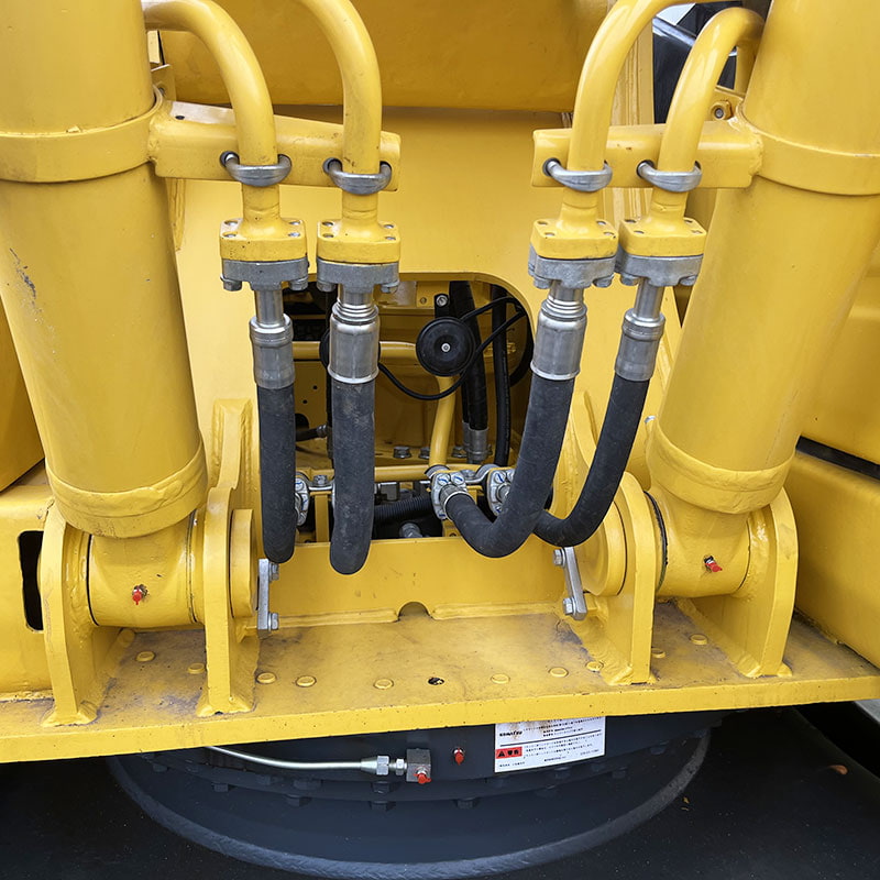 二手小松200-8挖掘机