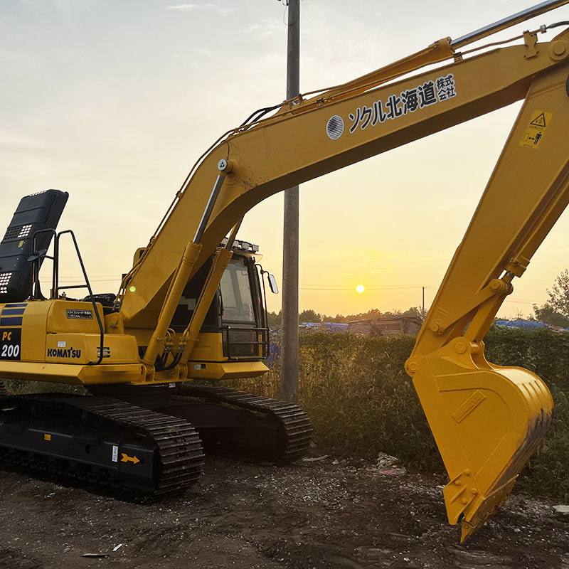 二手小松200-8挖掘机