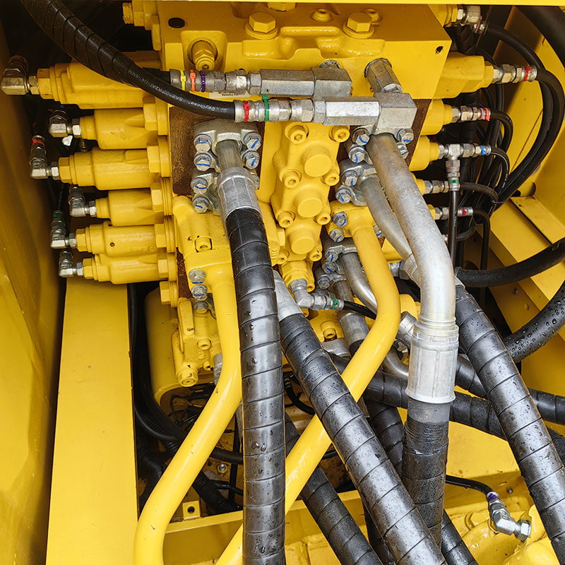 二手小松200-8挖掘机