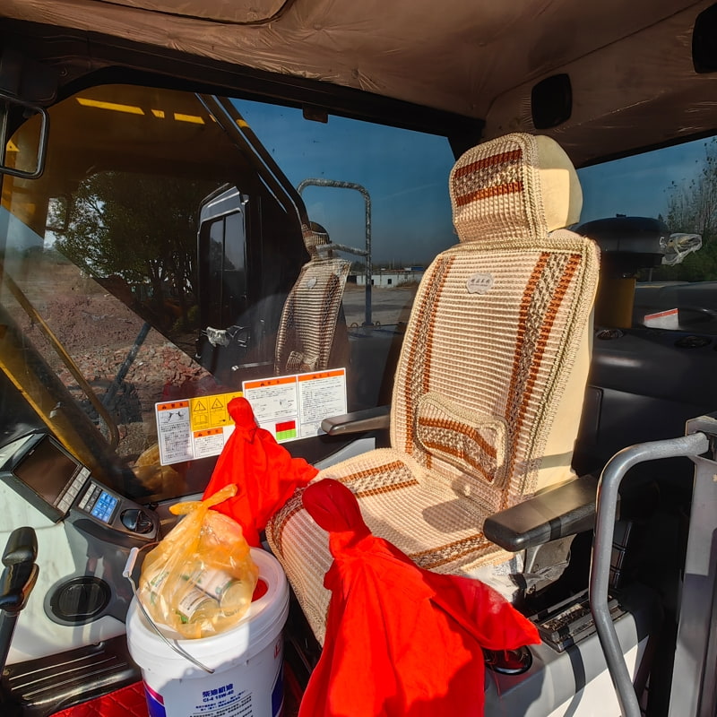 二手小松220-8N1挖掘机