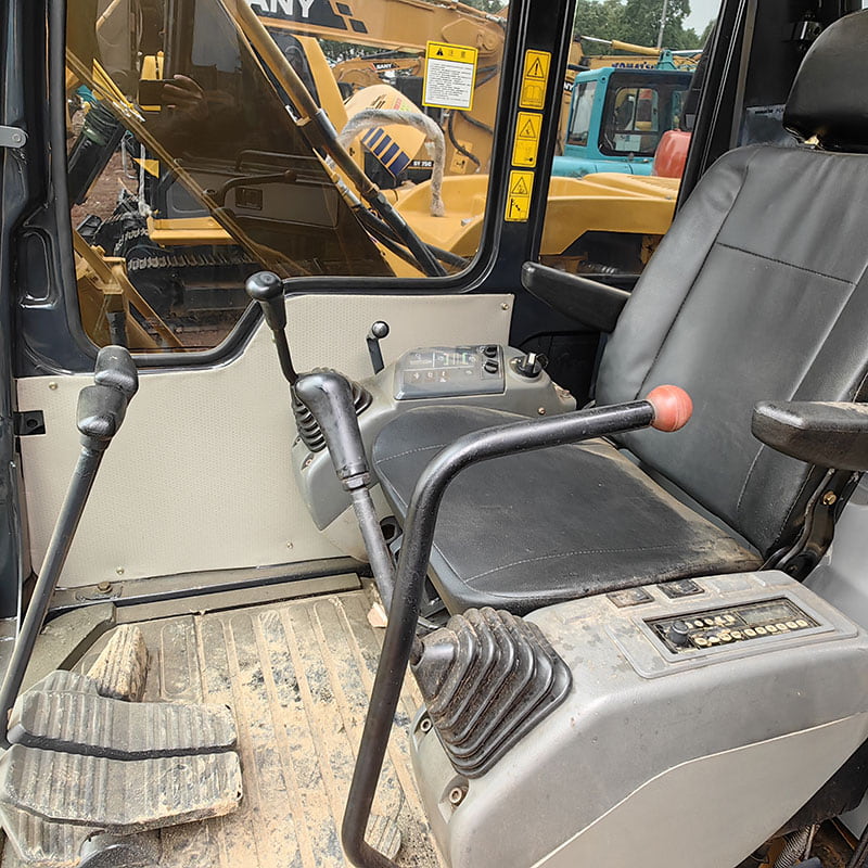 二手小松60-7挖掘机