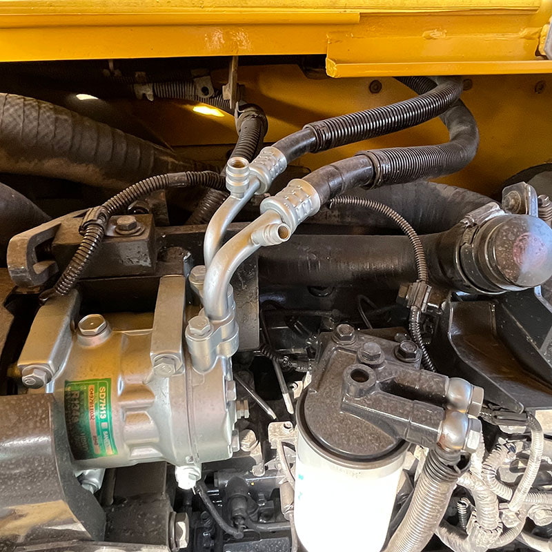 二手小松70-8挖掘机