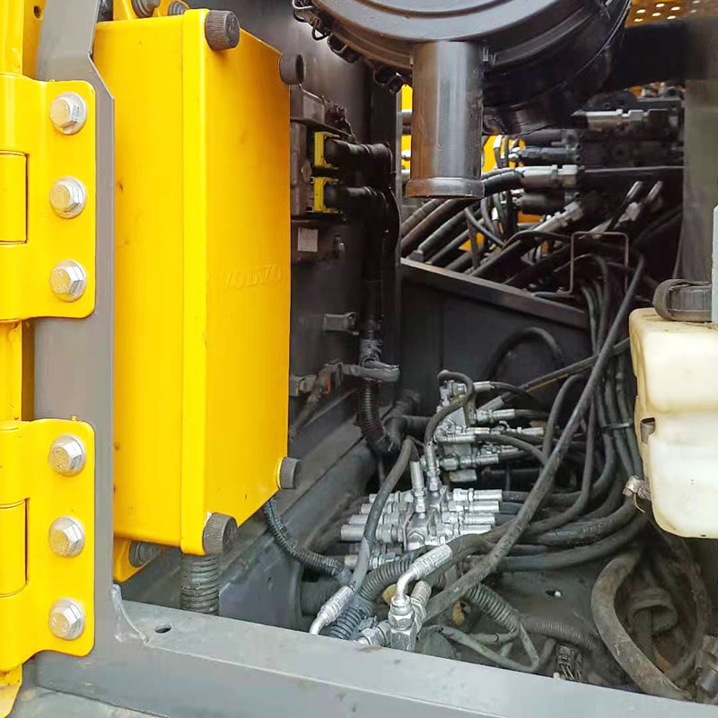 二手沃尔沃210挖掘机