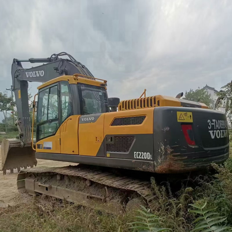 Used 沃尔沃220D excavator