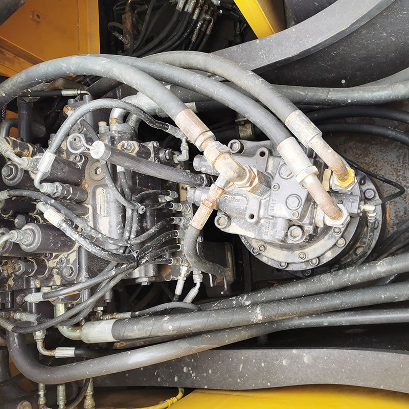 二手沃尔沃220D挖掘机