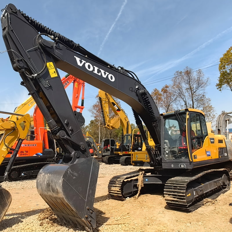 二手沃尔沃220D挖掘机