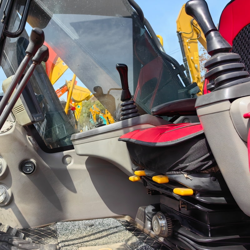 二手沃尔沃220D挖掘机