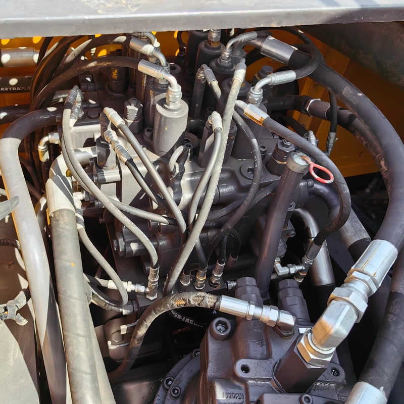 二手沃尔沃220D挖掘机