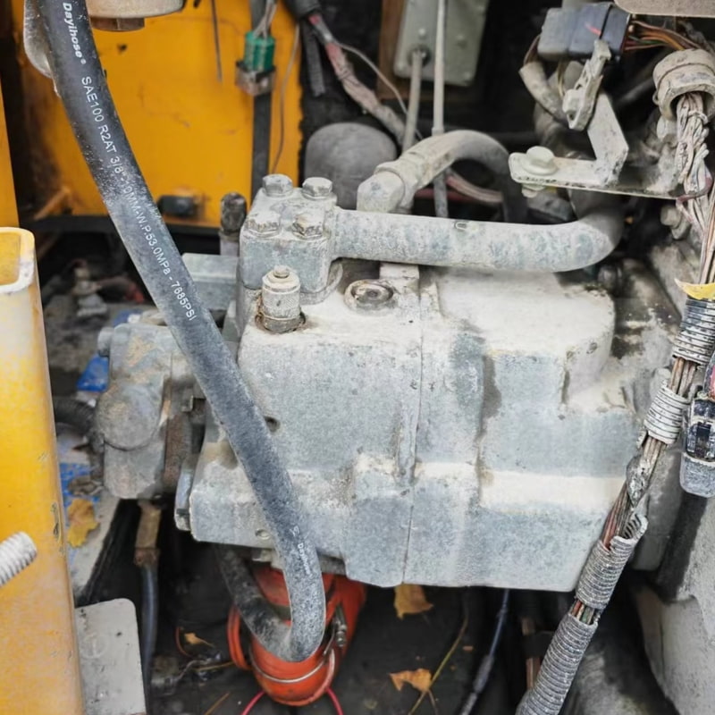 二手沃尔沃80D挖掘机