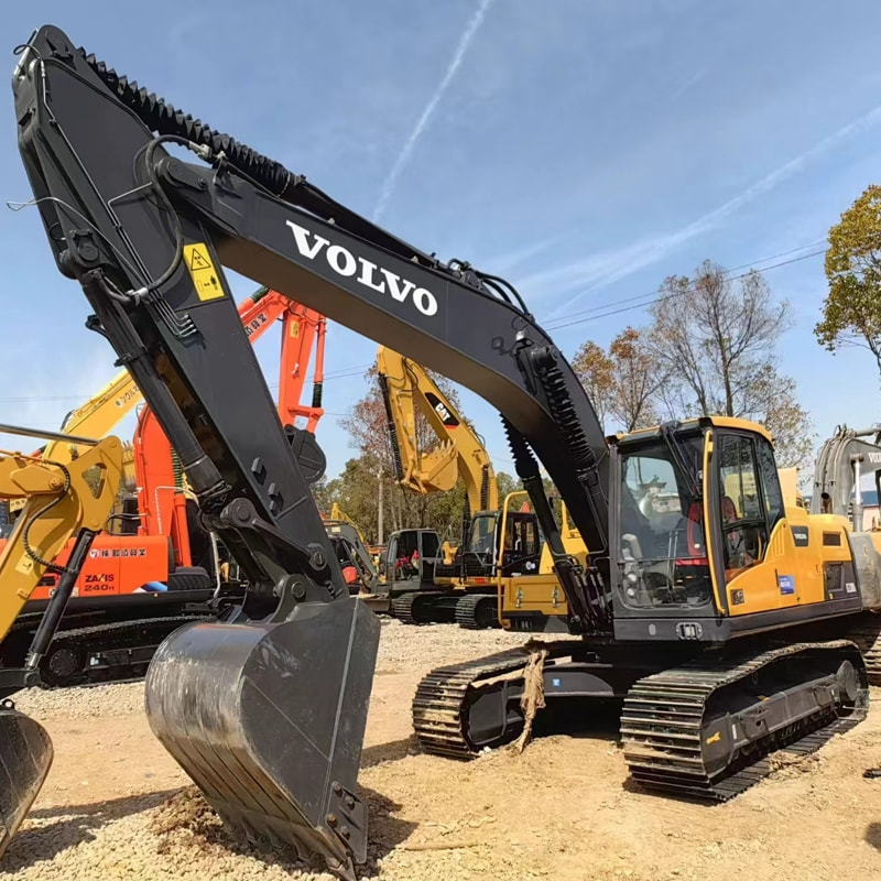 Used 沃尔沃220D excavator