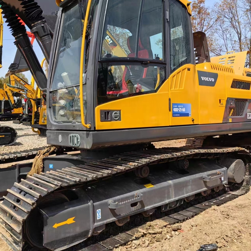 二手沃尔沃220D挖掘机